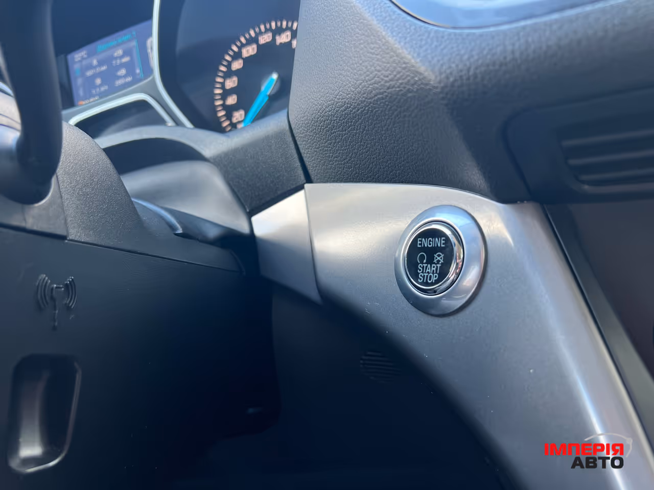 Ford Kuga - фото 17