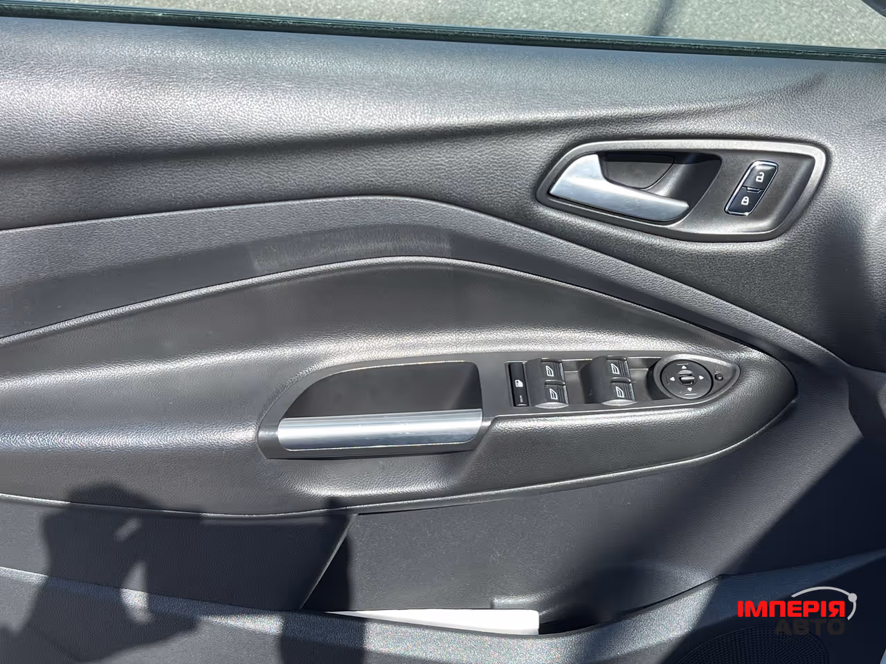 Ford Kuga - фото 4
