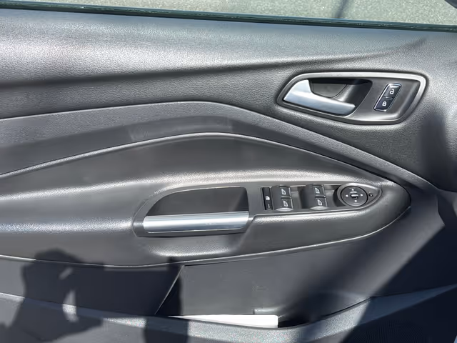 Ford Kuga - фото 4