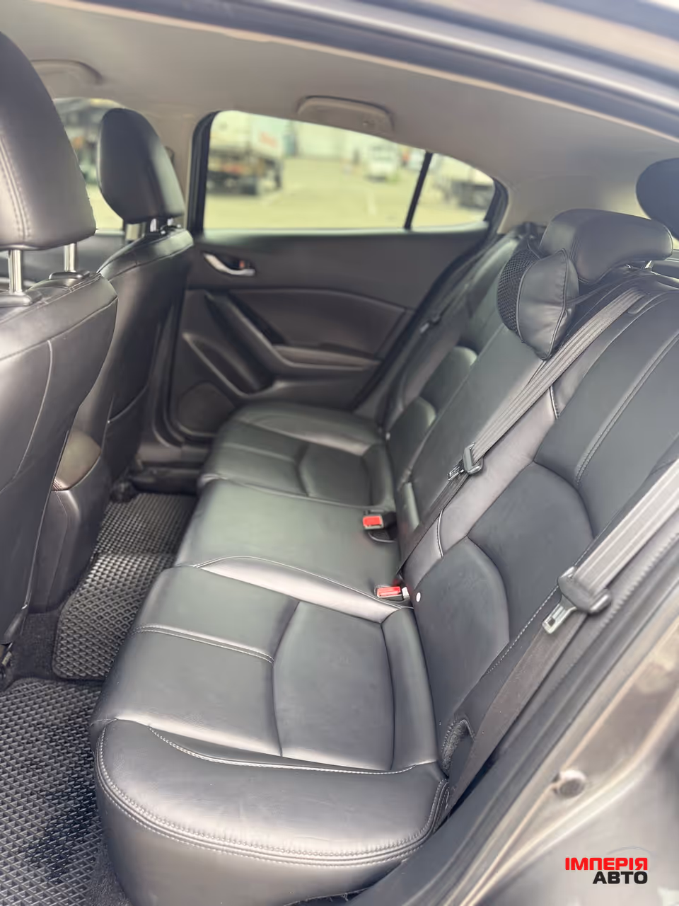 Mazda 3 - фото 3