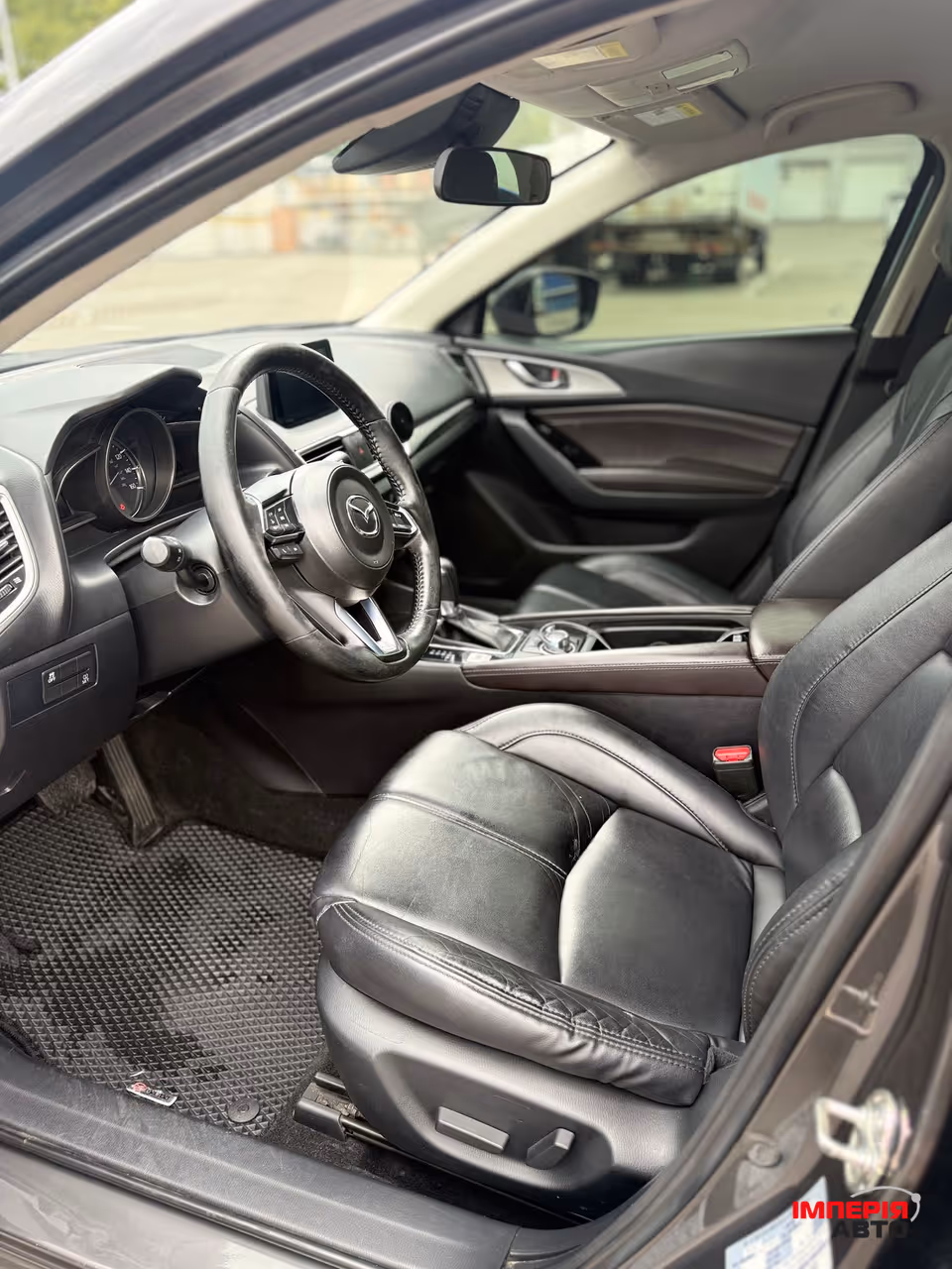 Mazda 3 - фото 4