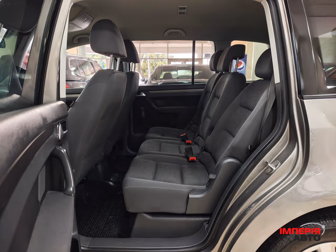 Volkswagen Touran - фото 6