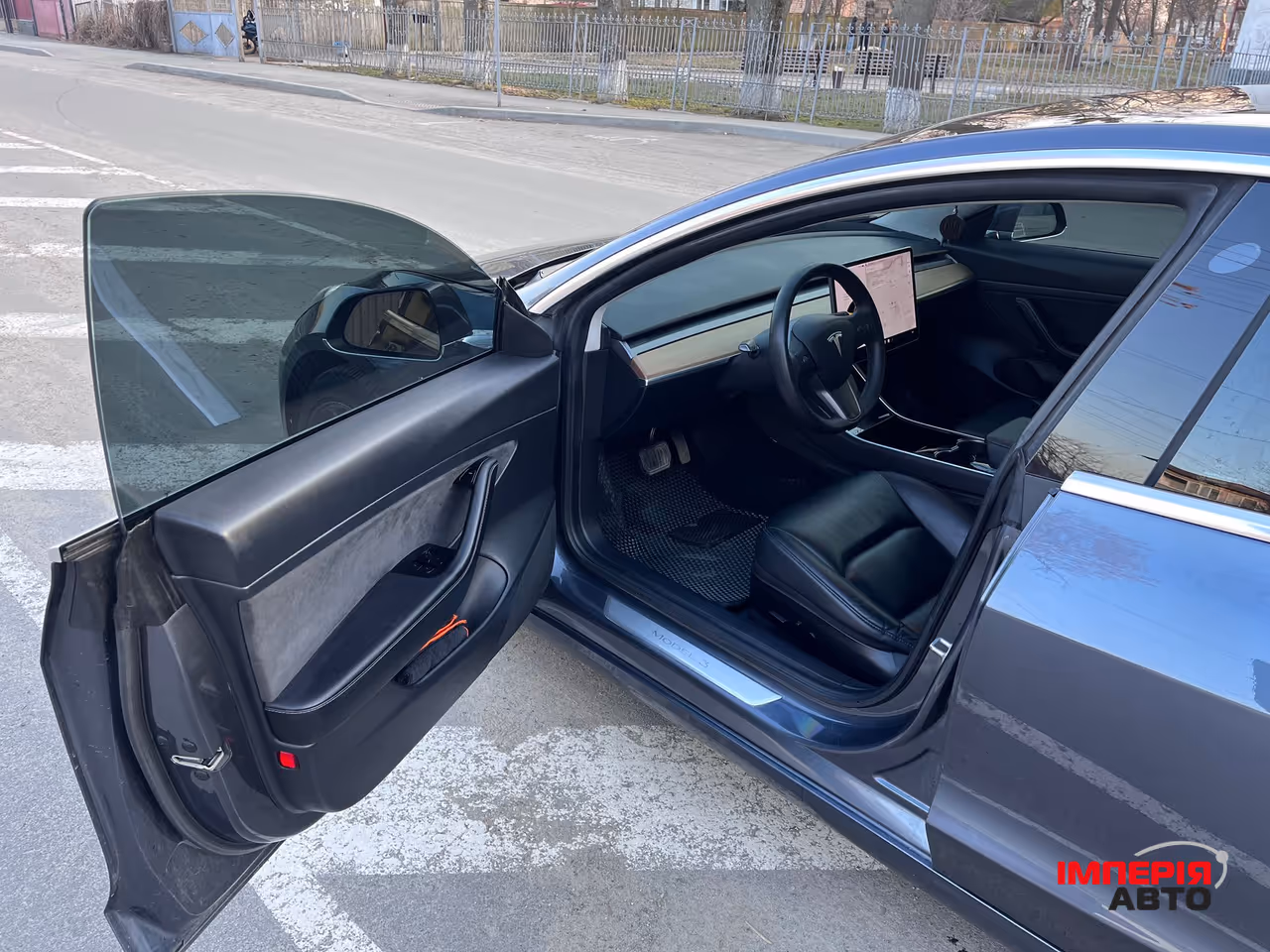 Tesla Model 3 - фото 8