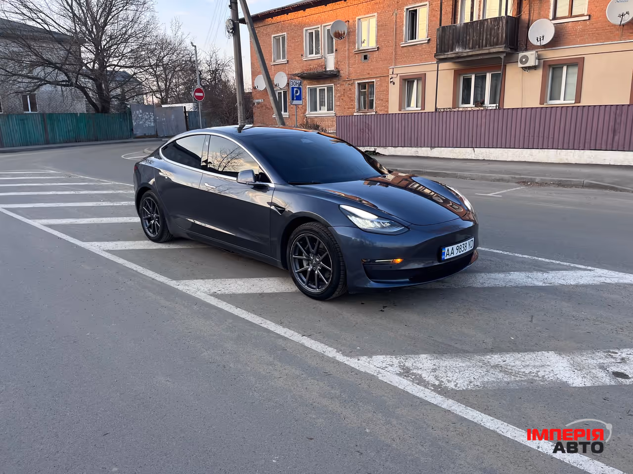 Tesla Model 3 - фото 7