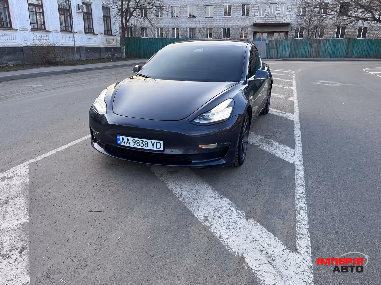 Tesla Model 3 - фото 1