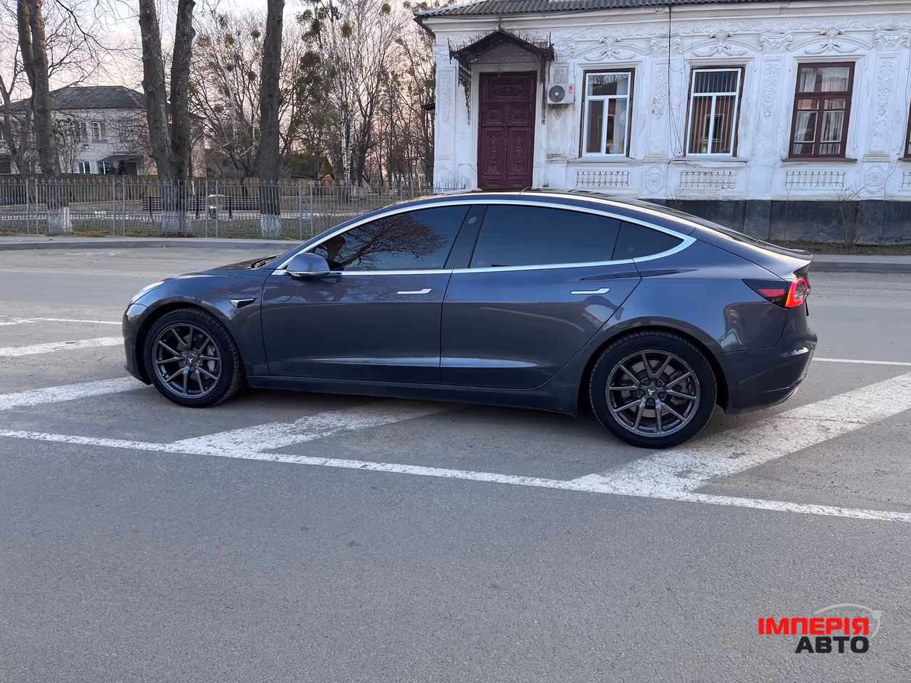 Tesla Model 3 - фото 3