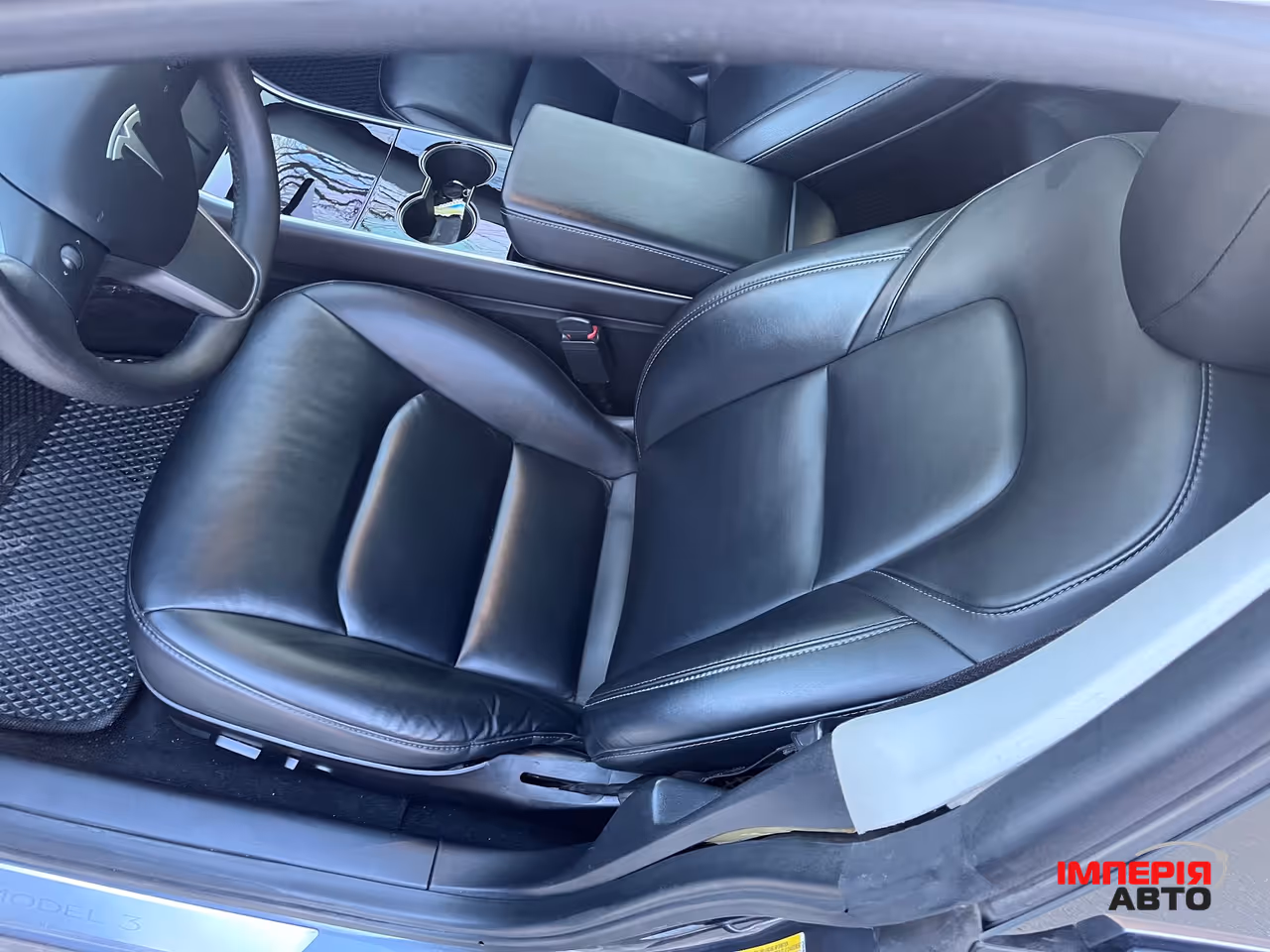 Tesla Model 3 - фото 9