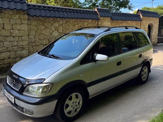 Opel Zafira - фото 3