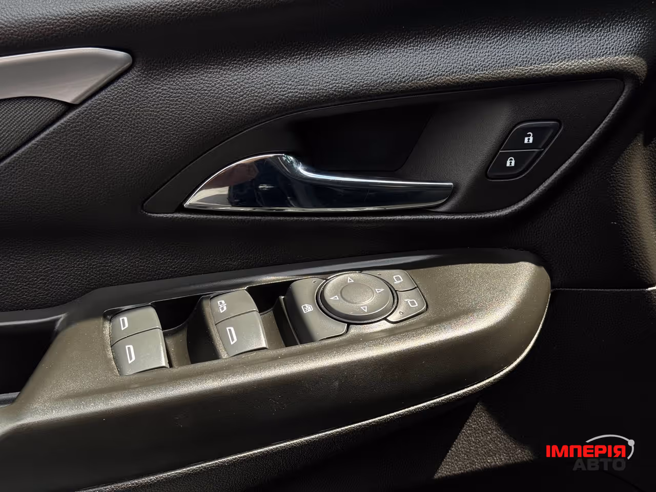 Chevrolet Bolt - фото 29