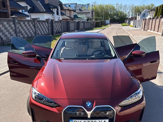 BMW i4 - фото 3