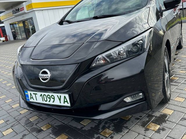 Nissan Leaf - фото 1