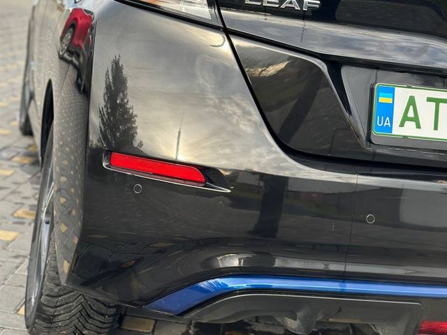 Nissan Leaf - фото 2