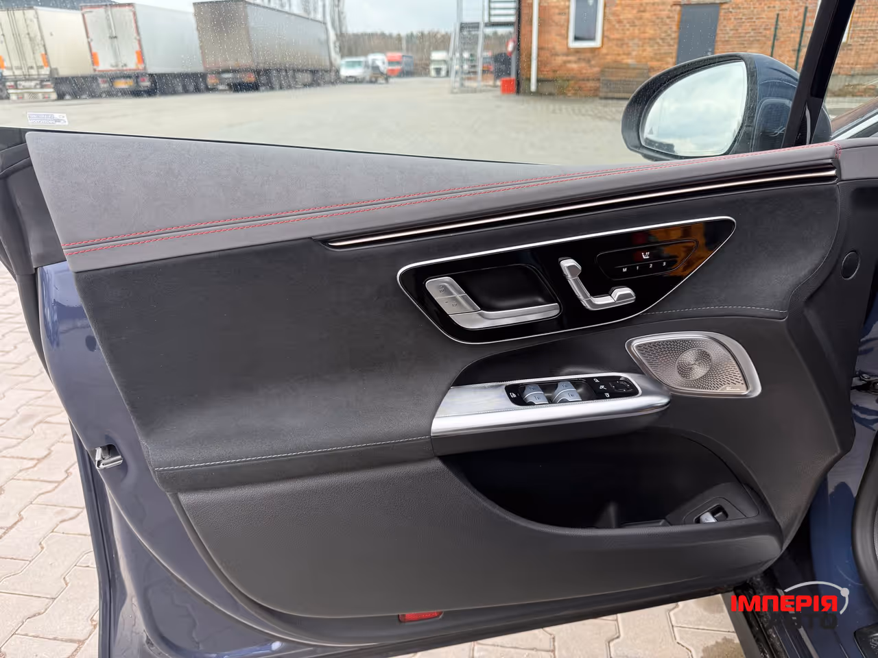 Mercedes-Benz EQE AMG - фото 12