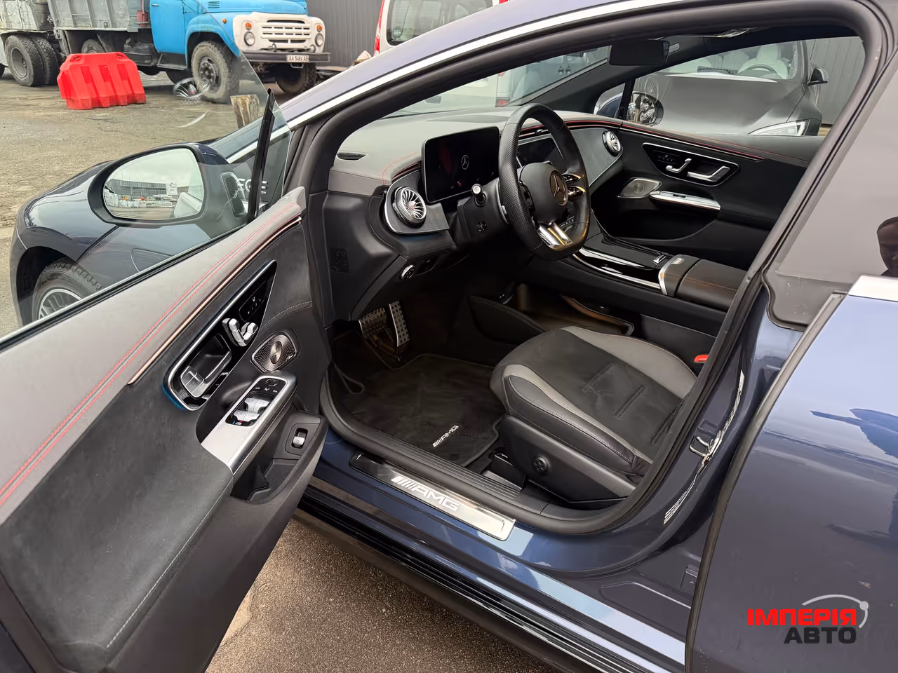 Mercedes-Benz EQE AMG - фото 2