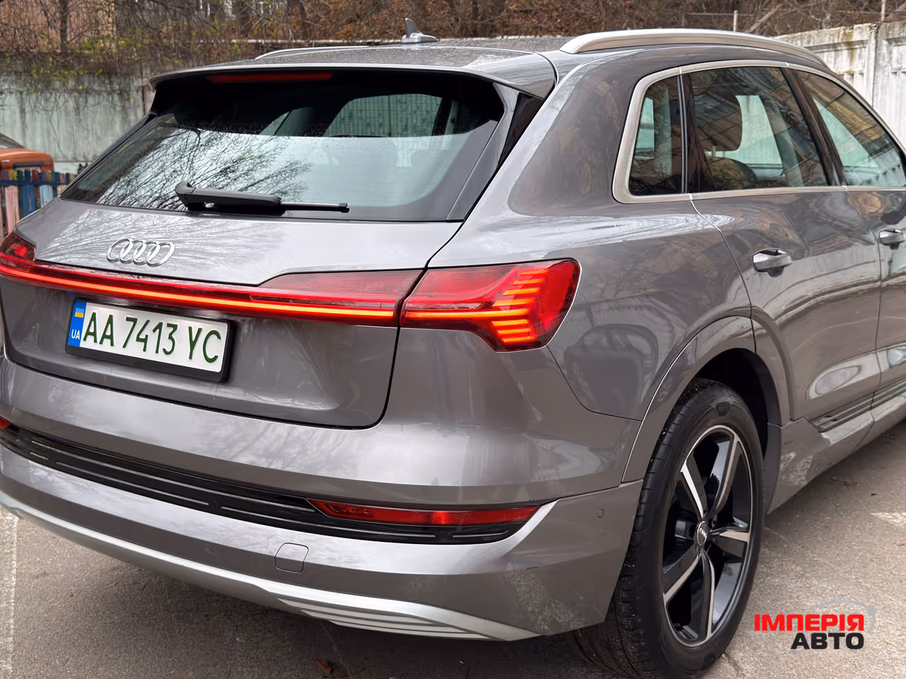 Audi e-tron - фото 7