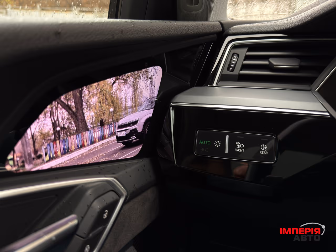 Audi e-tron - фото 33