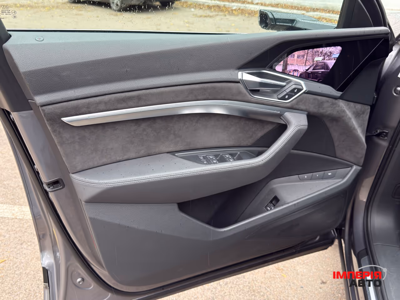 Audi e-tron - фото 25