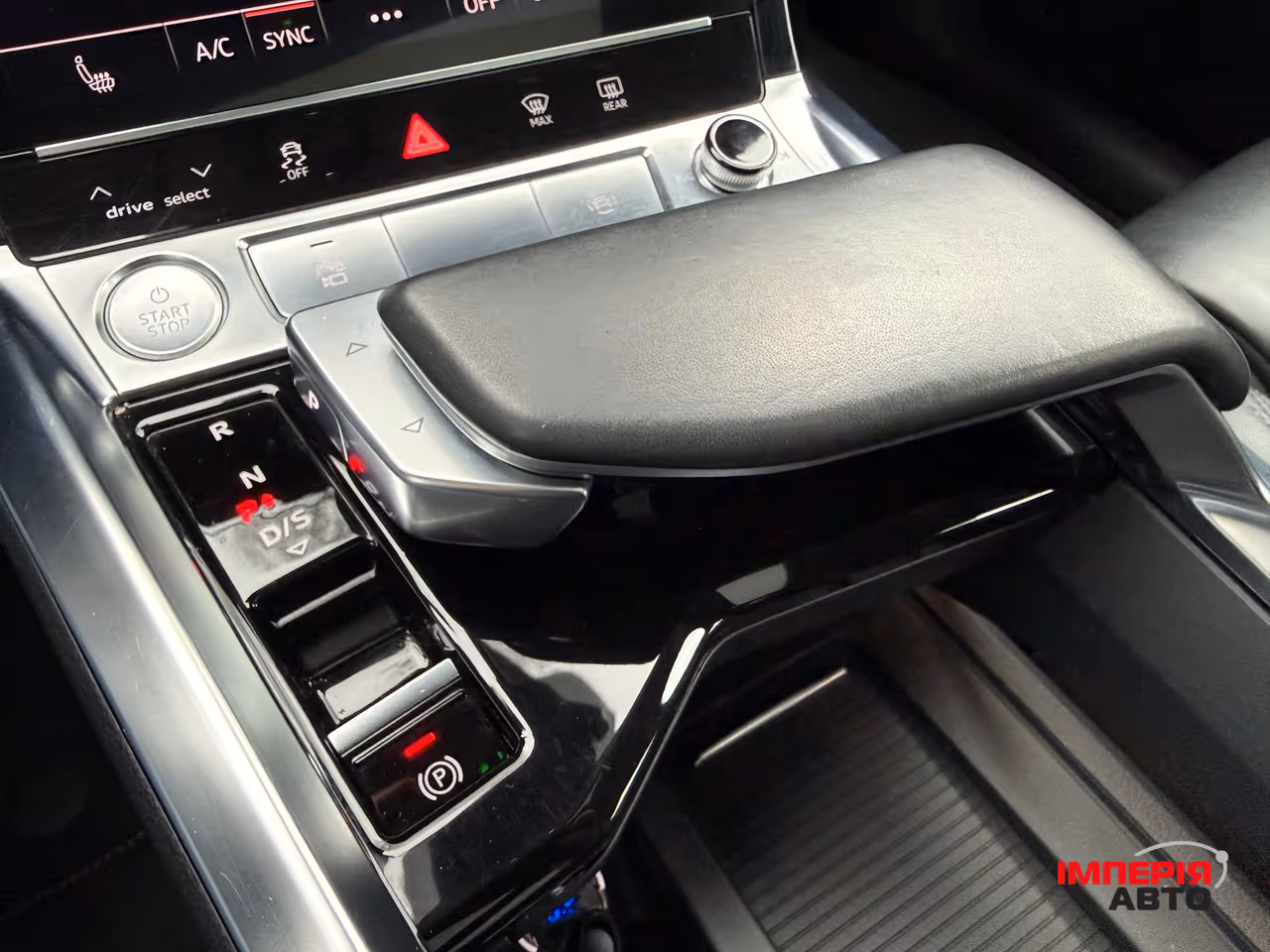 Audi e-tron - фото 32