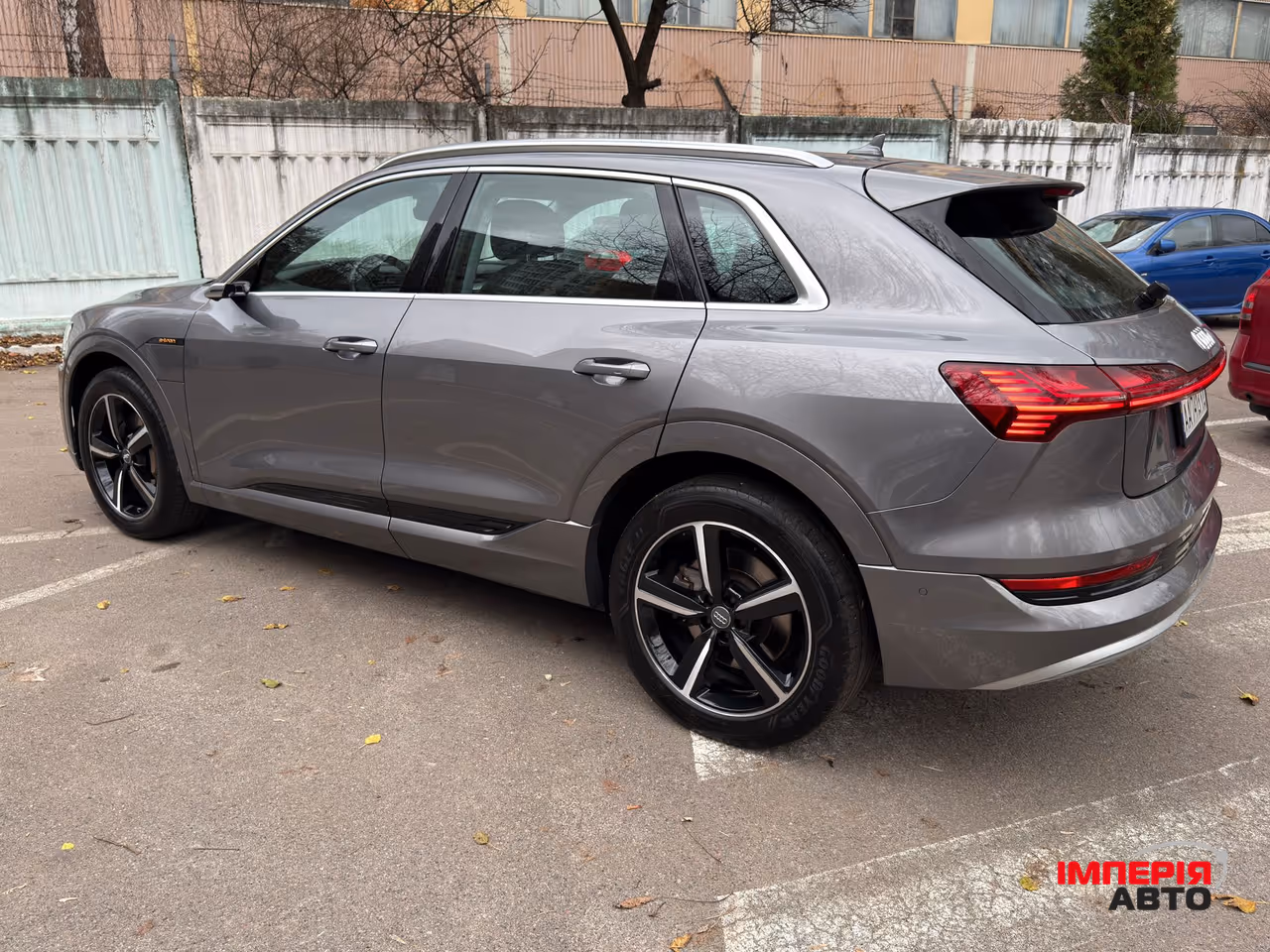 Audi e-tron - фото 11