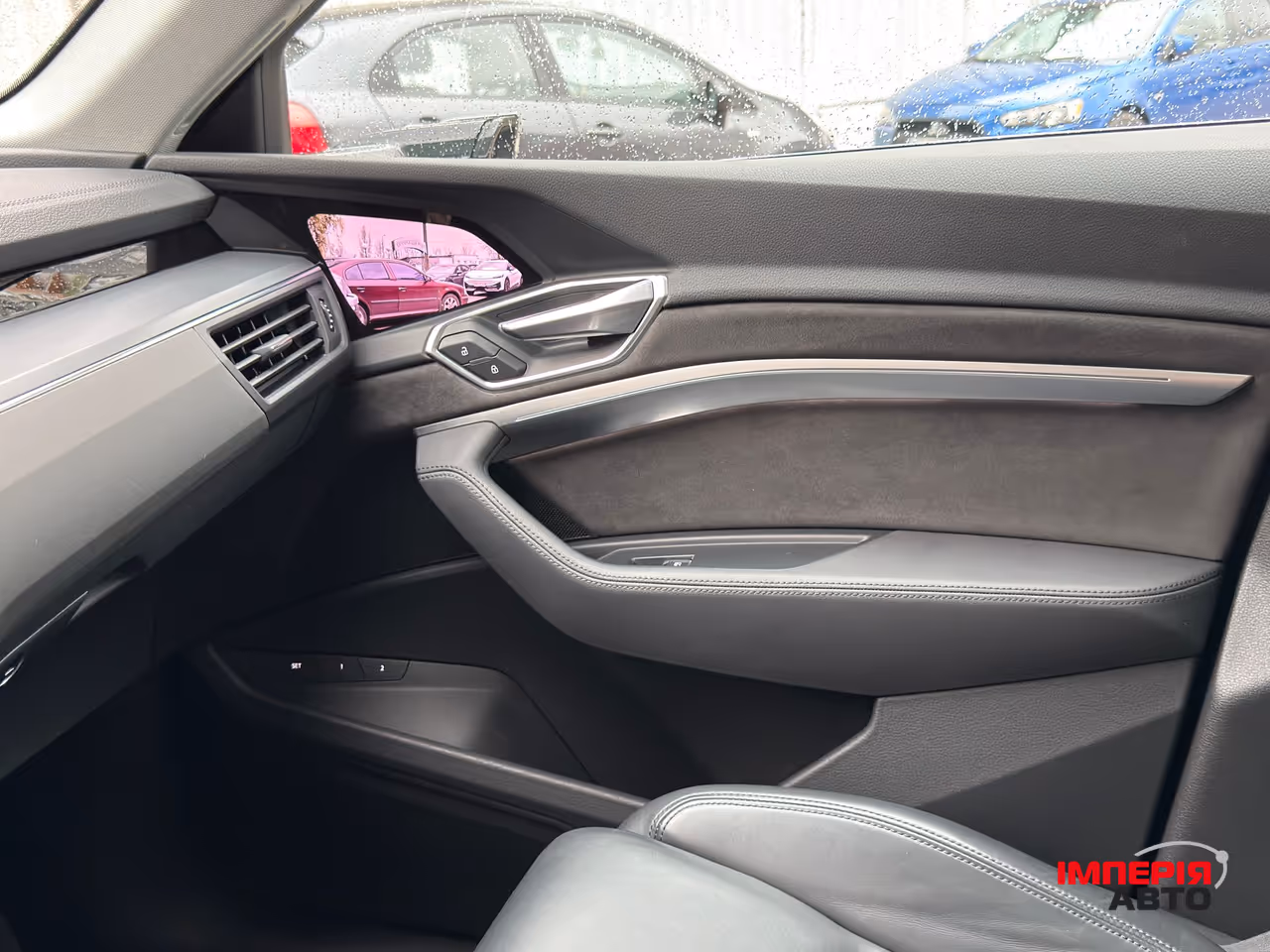 Audi e-tron - фото 28