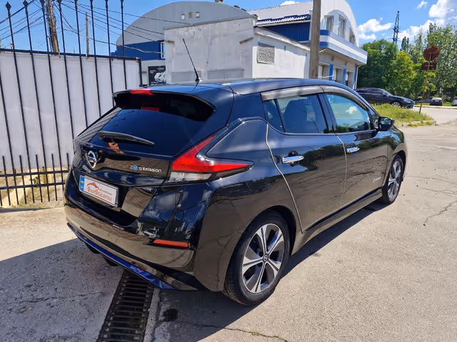 Nissan Leaf - фото 3