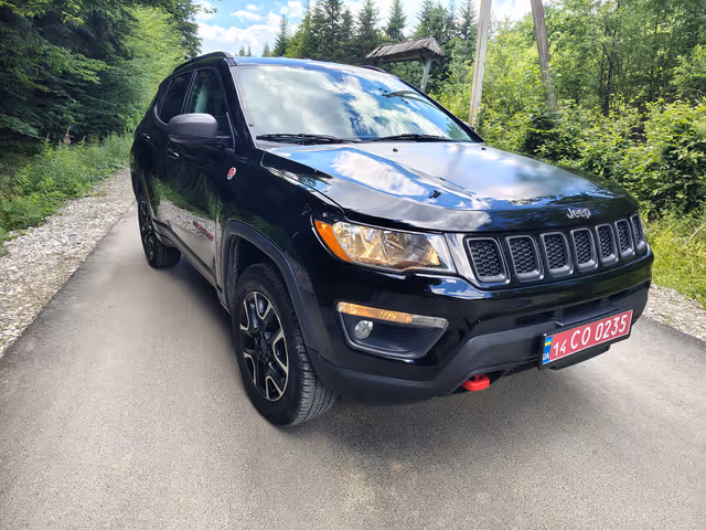 Jeep Compass - фото 1