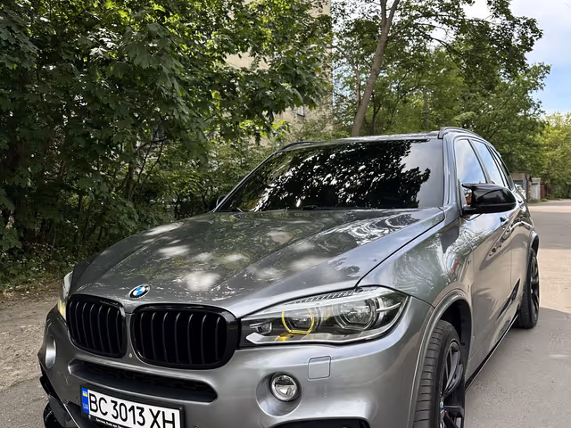 BMW X5 - фото 1