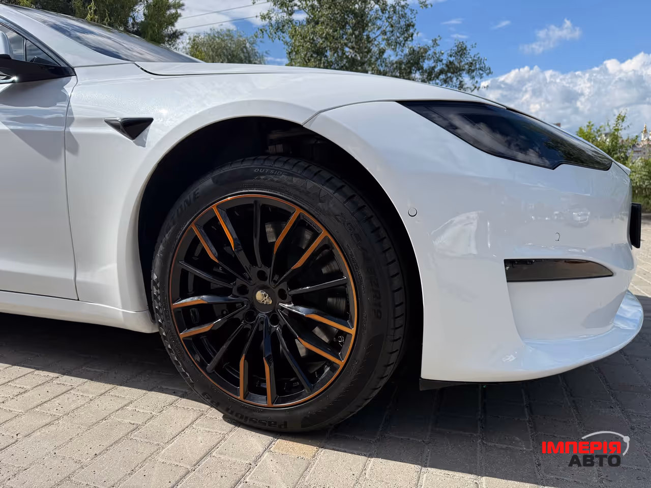 Tesla Model S - фото 9