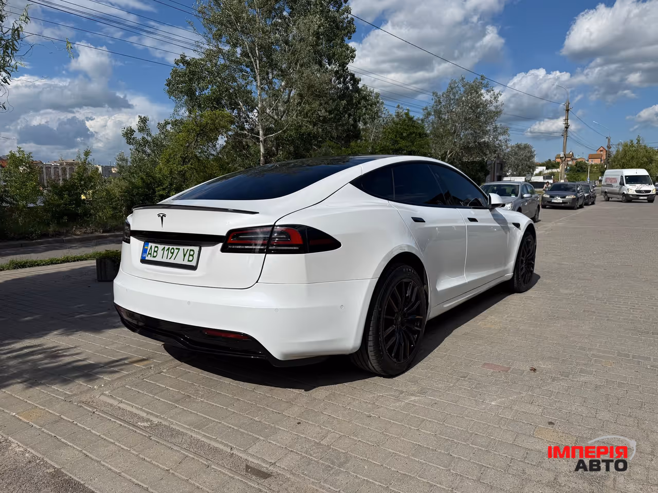 Tesla Model S - фото 7