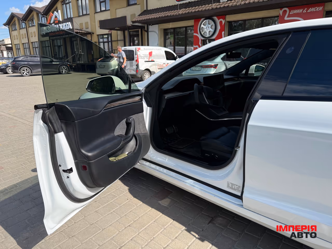 Tesla Model S - фото 13