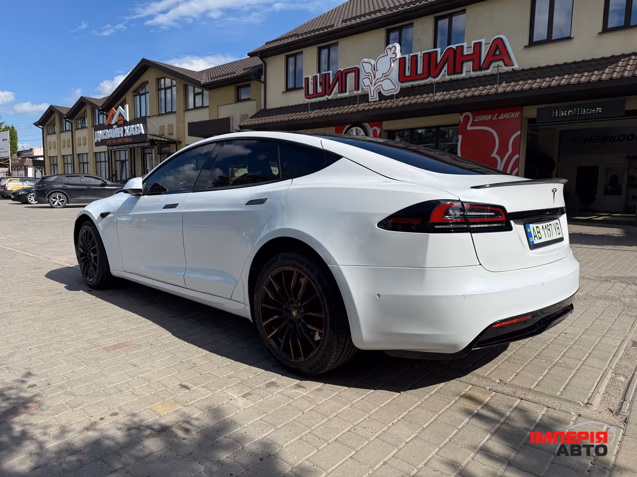 Tesla Model S - фото 4