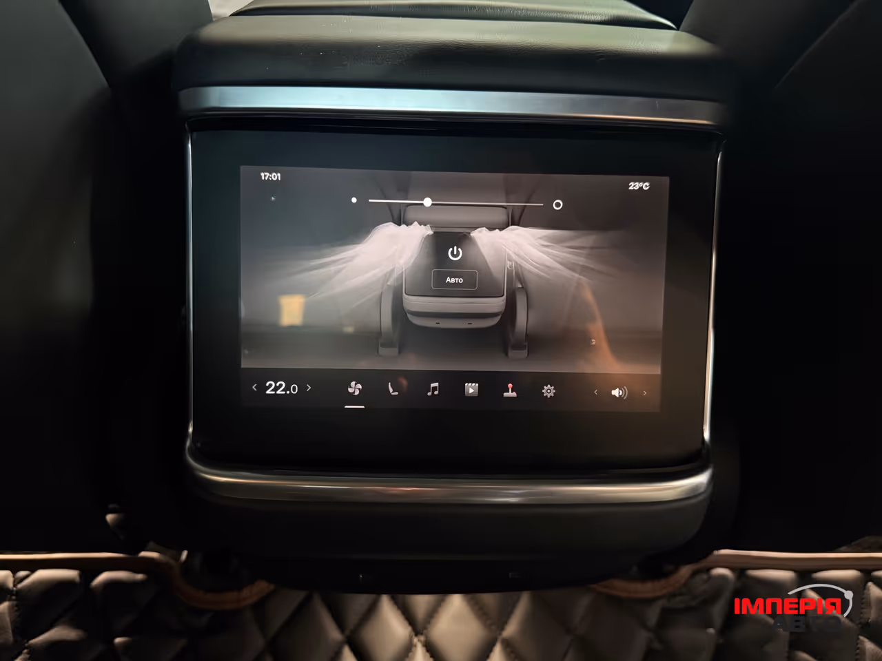 Tesla Model S - фото 15
