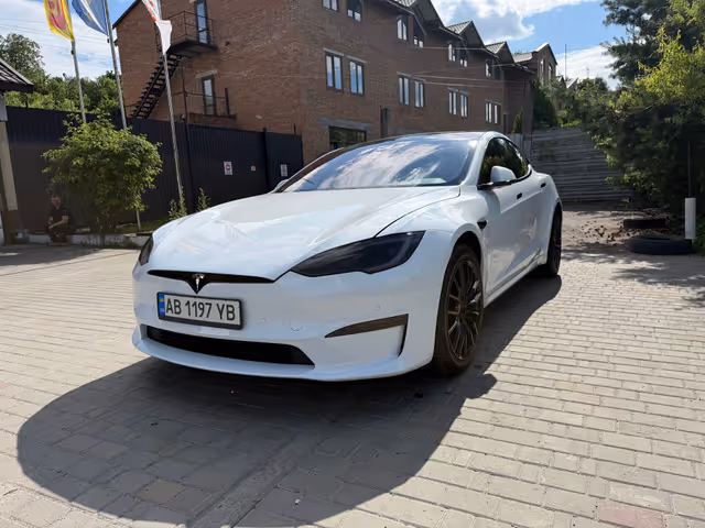 Tesla Model S - фото 3