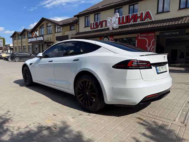 Tesla Model S - фото 4