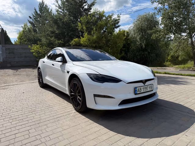 Tesla Model S - фото 2