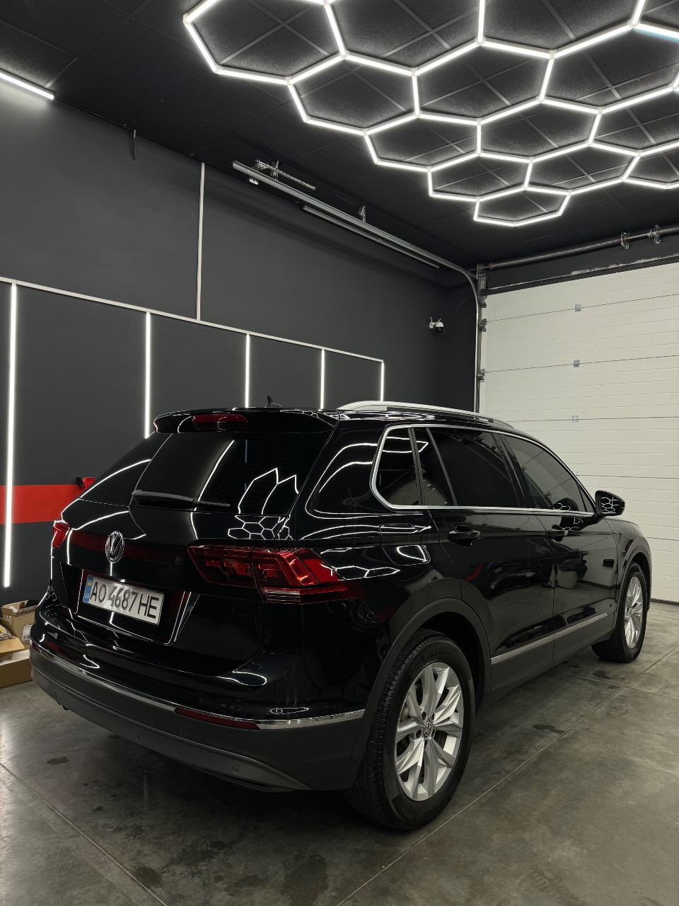 Volkswagen Tiguan - фото 4