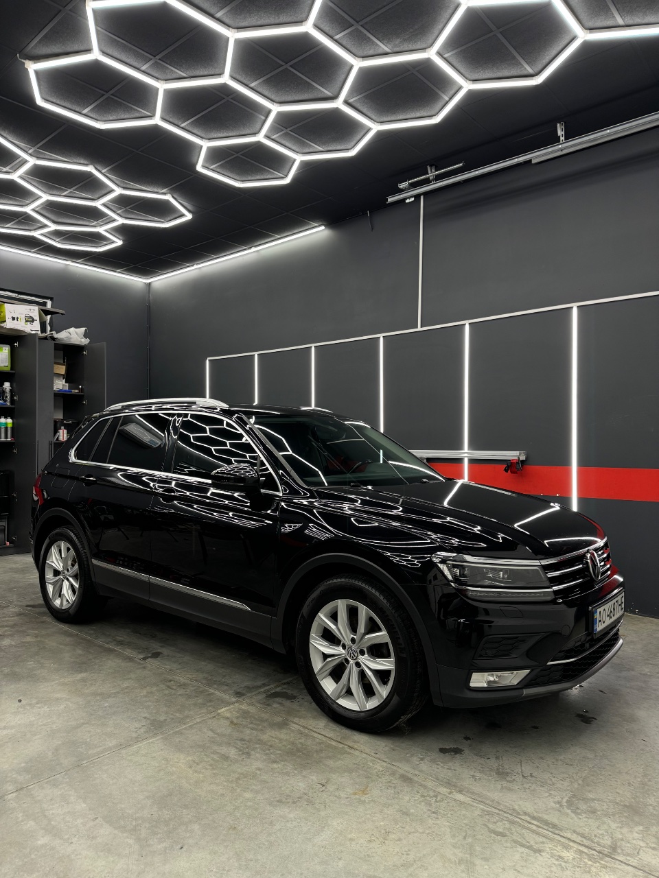 Volkswagen Tiguan - фото 2