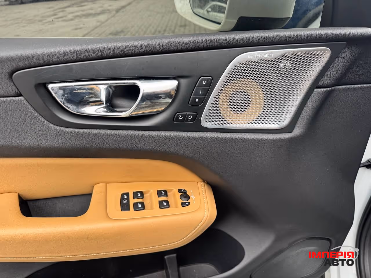 Volvo XC60 - фото 13