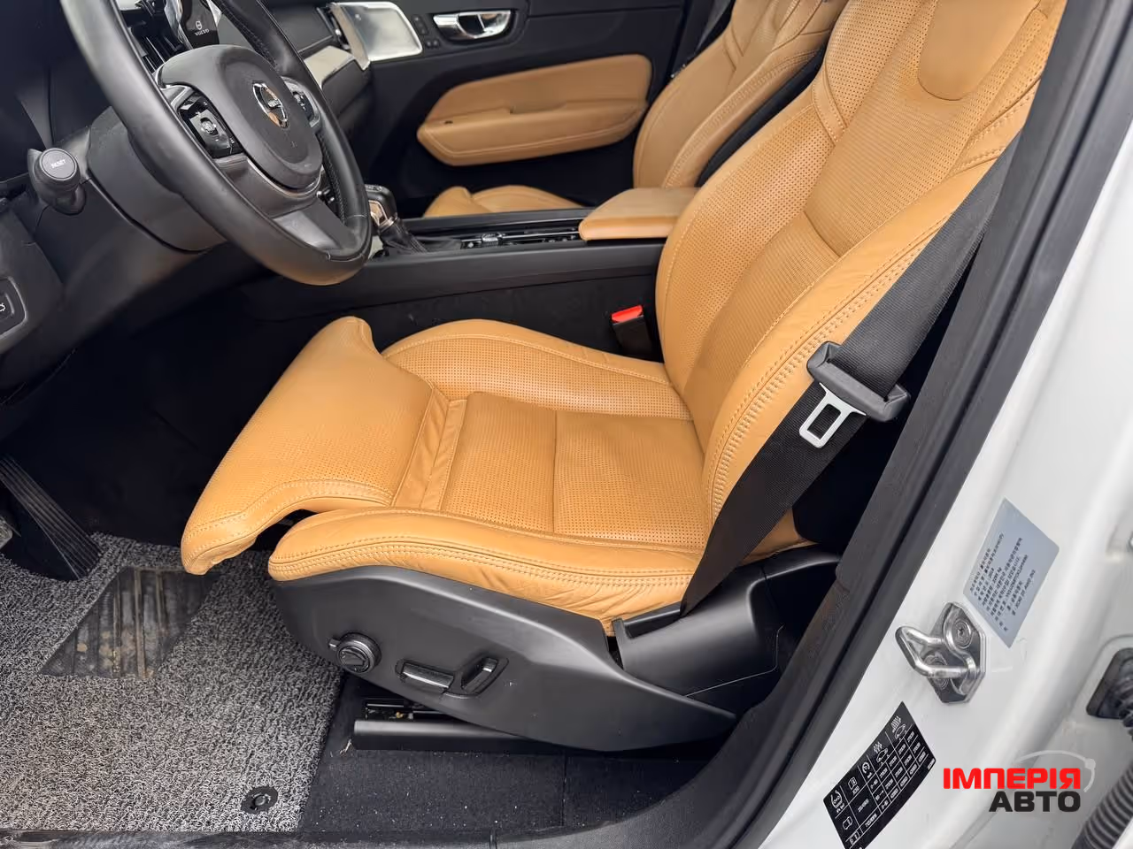 Volvo XC60 - фото 14