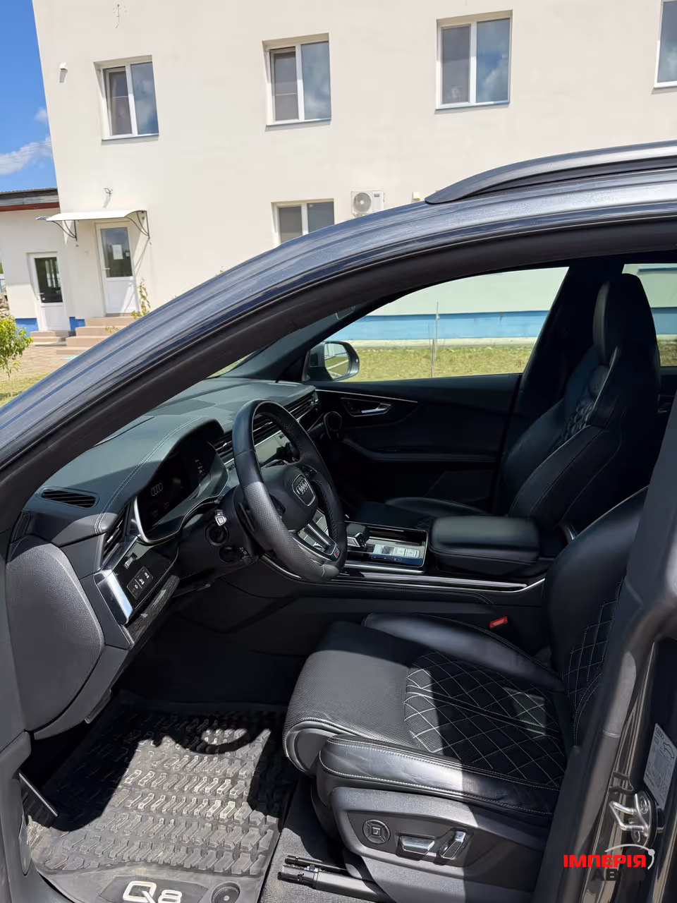 Audi Q8 - фото 5