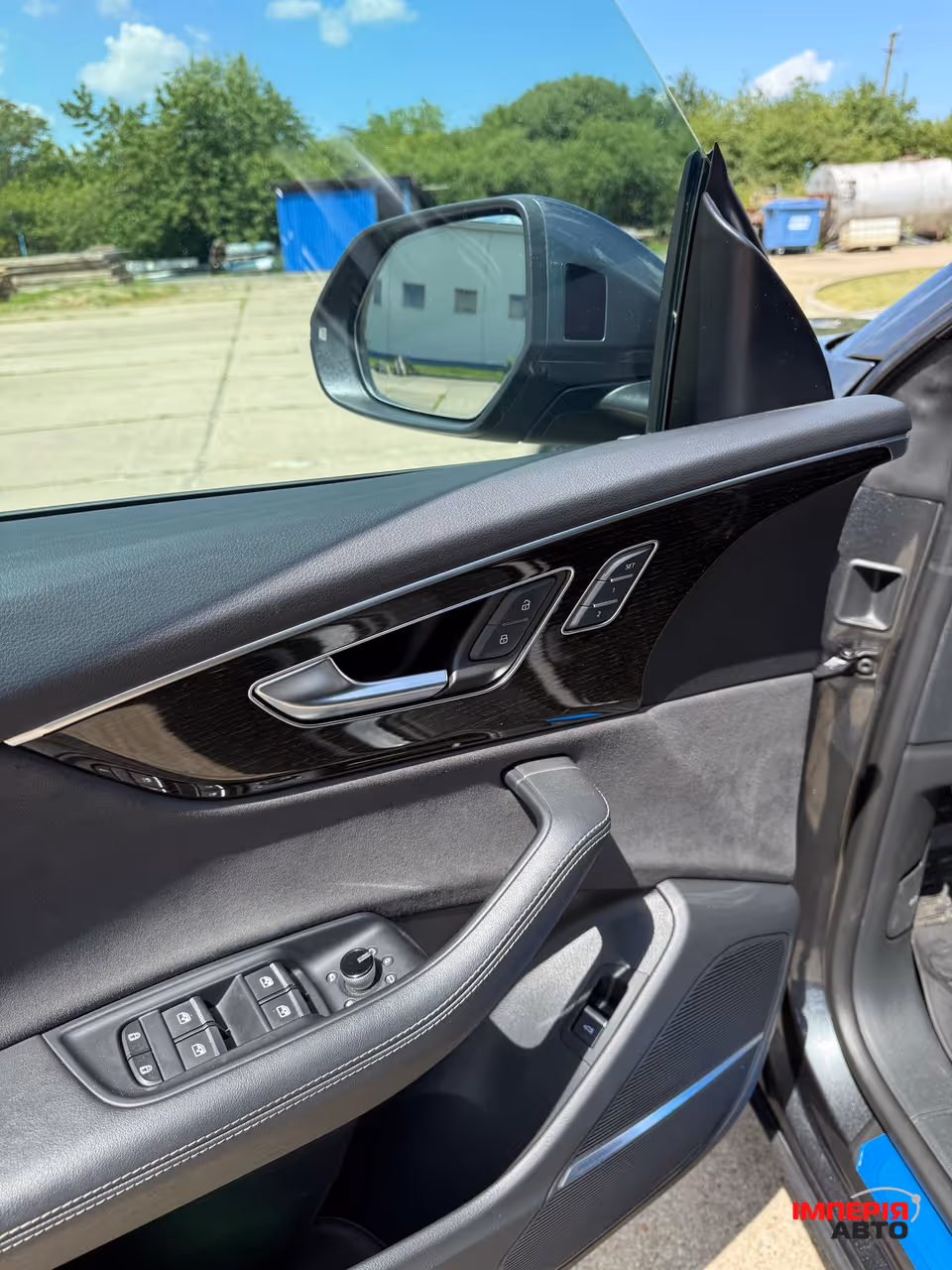 Audi Q8 - фото 6