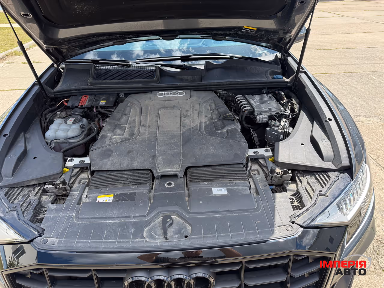 Audi Q8 - фото 12