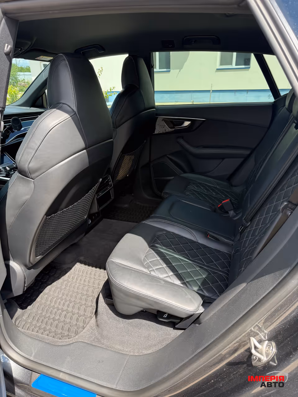 Audi Q8 - фото 10