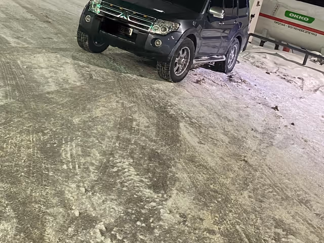 Mitsubishi Pajero - фото 1