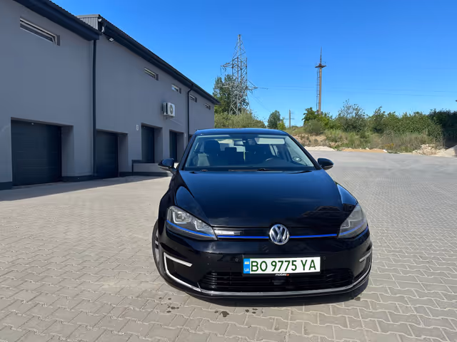 Volkswagen Golf - фото 2