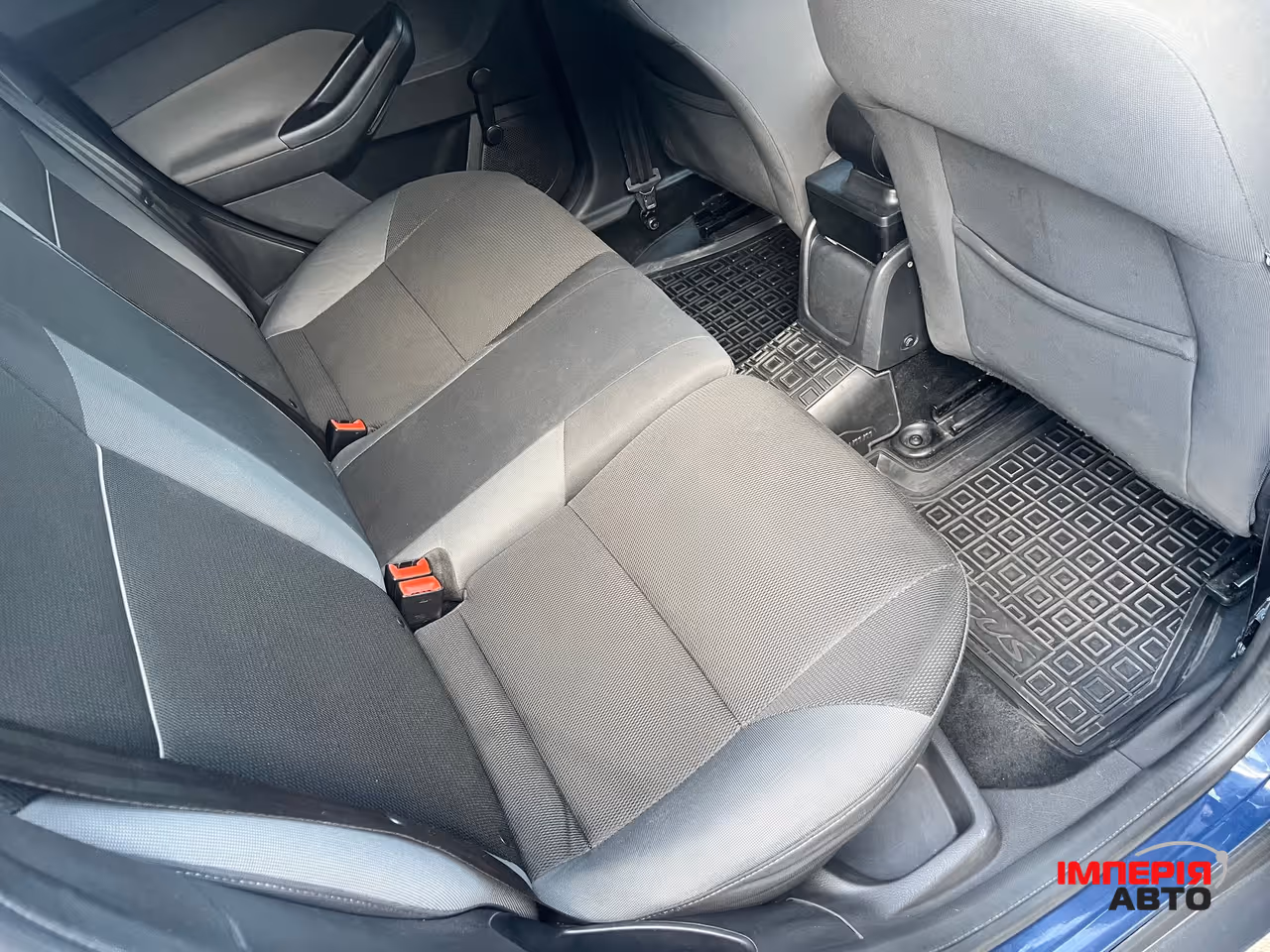 Ford Focus - фото 9