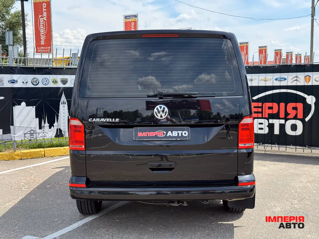 Volkswagen Caravelle - фото 6