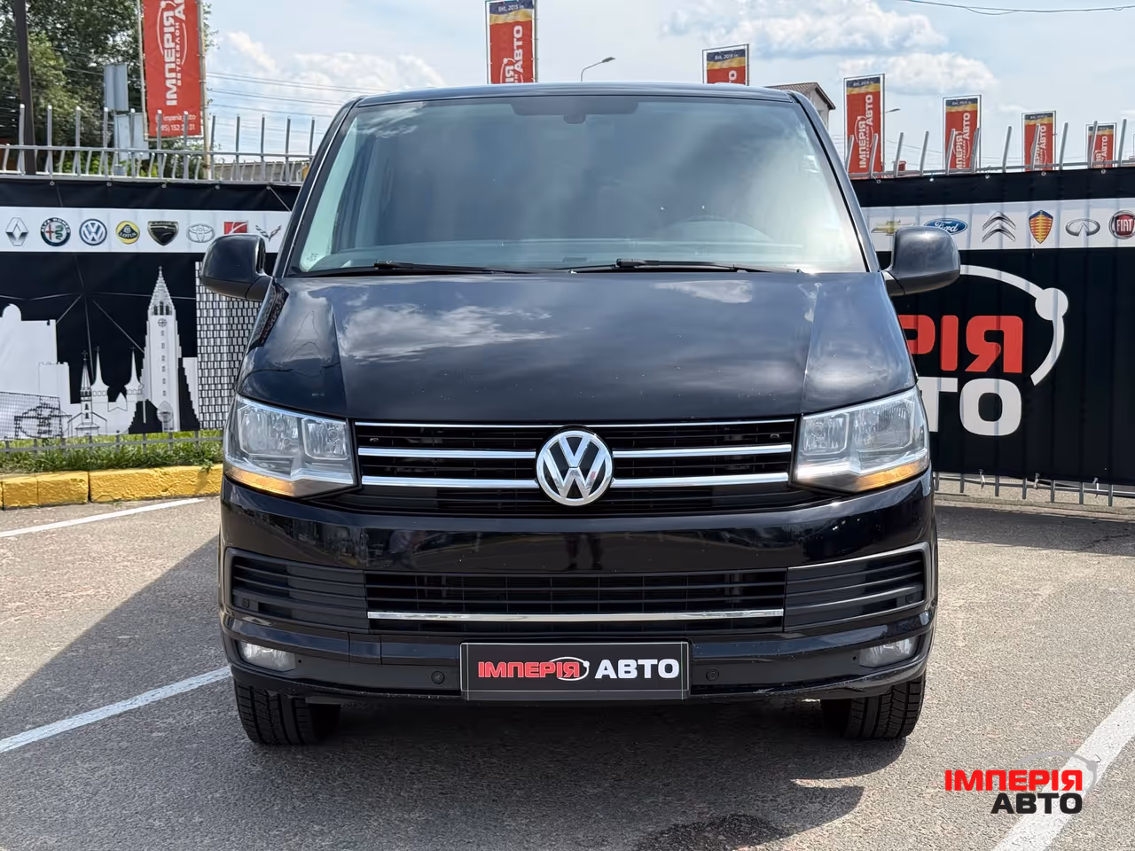 Volkswagen Caravelle - фото 2