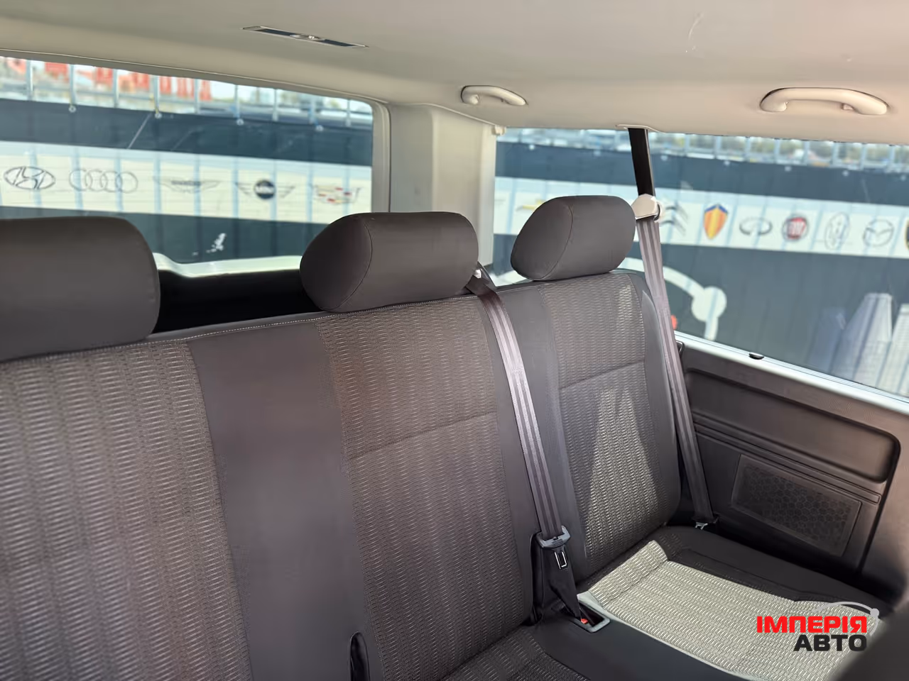 Volkswagen Caravelle - фото 11