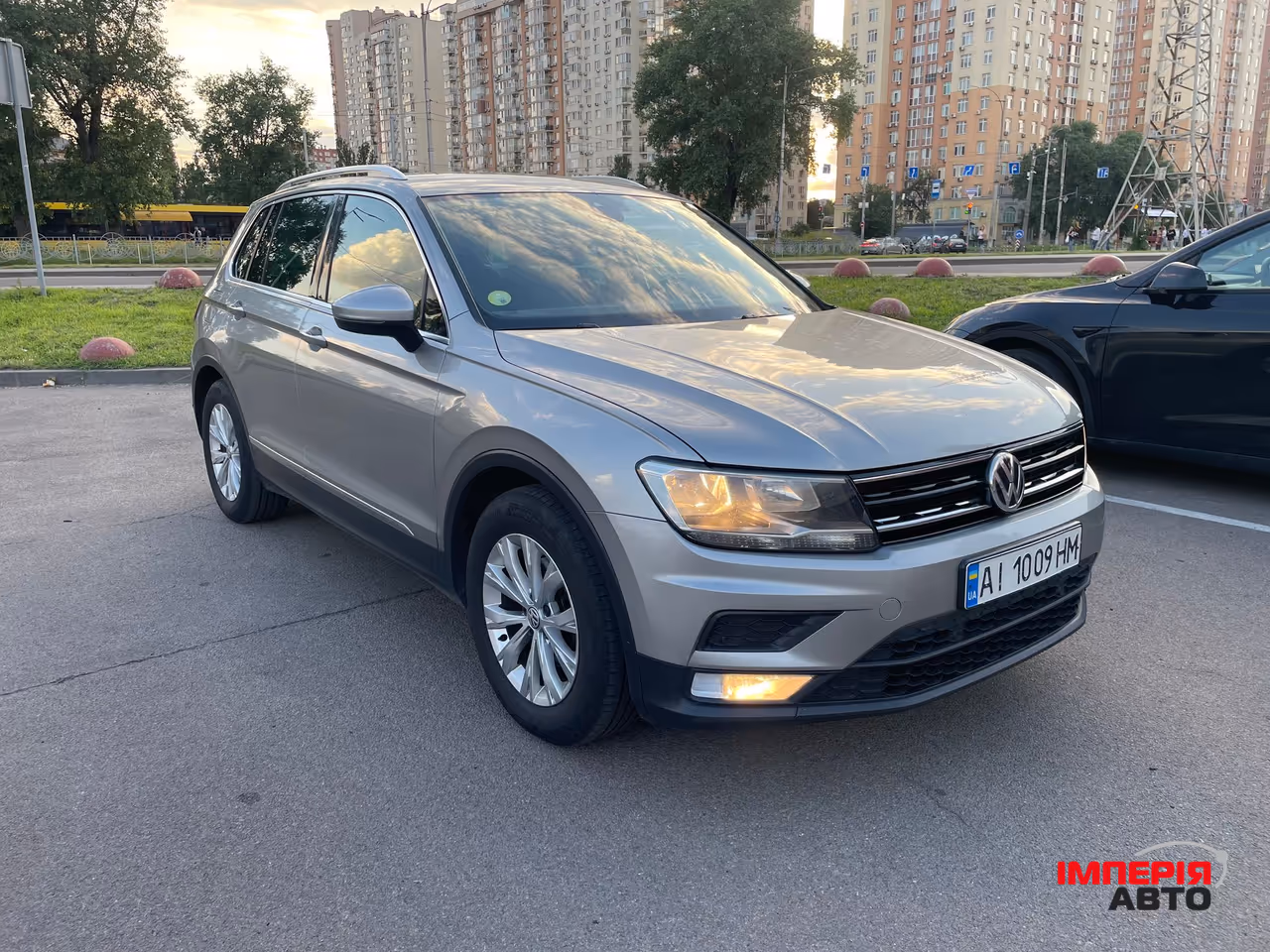 Volkswagen Tiguan - фото 1
